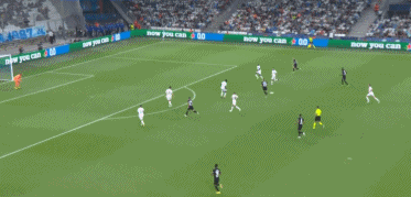 申花发布球队32岁生日海报，却把“32nd”写成“32th”