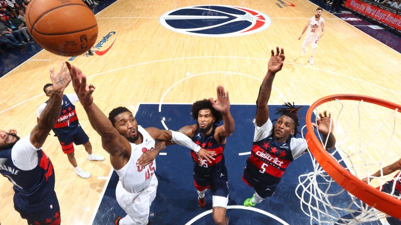 踢球者：拜仁正密切关注格里马尔多，希望其替代格雷罗