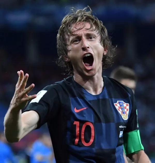 本菲卡1-1葡体，贡萨尔维斯、苏达科夫破门，普雷斯蒂安尼染红