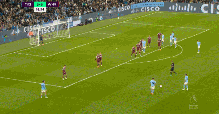 TA：巴萨出售内马尔所挣的钱本可用来改善财务，却被挥霍一空