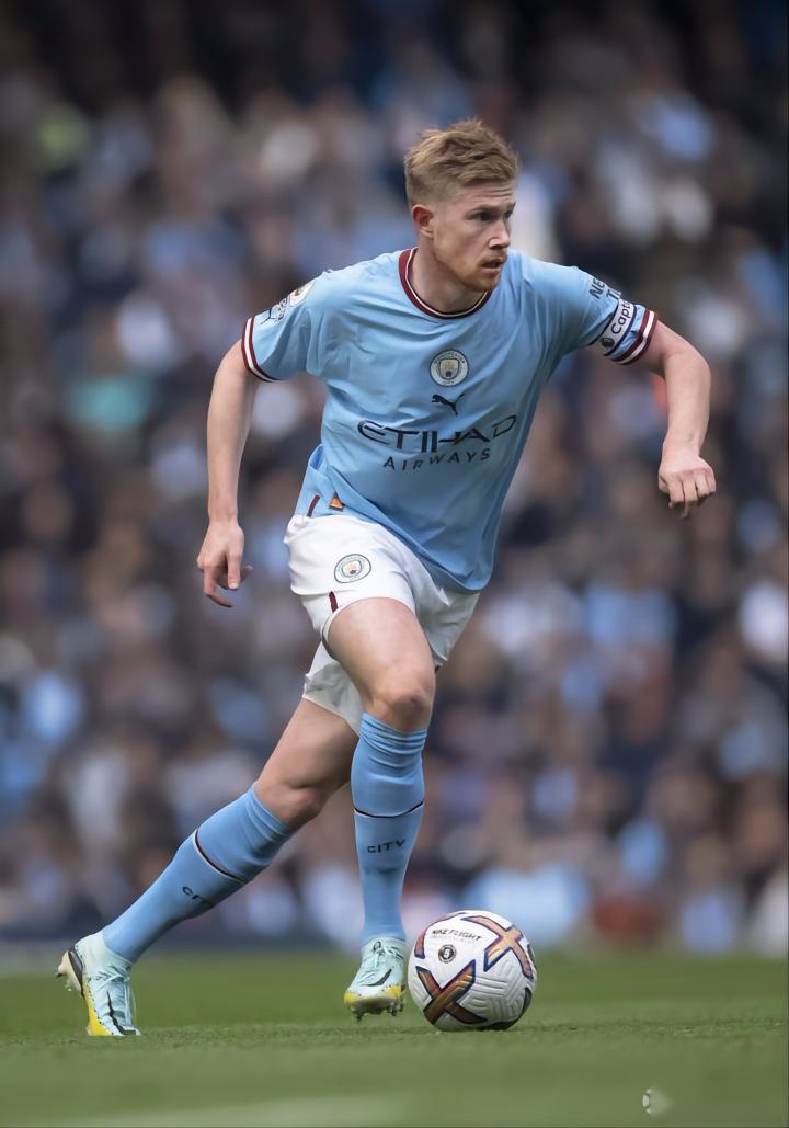 詹姆斯关键时刻稳住全队