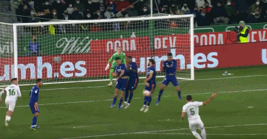 2025成都乒联混团世界杯，中国8-0胜韩，日8-3胜德，张本智和状态不佳，恐难晋级决赛。